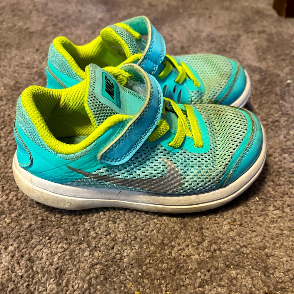 Toddler Girl Nike Tennis Shoes